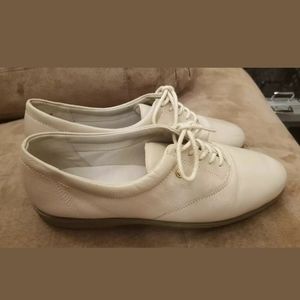 Easy Spirit ESMOTION Leather Oxfords  Shoe